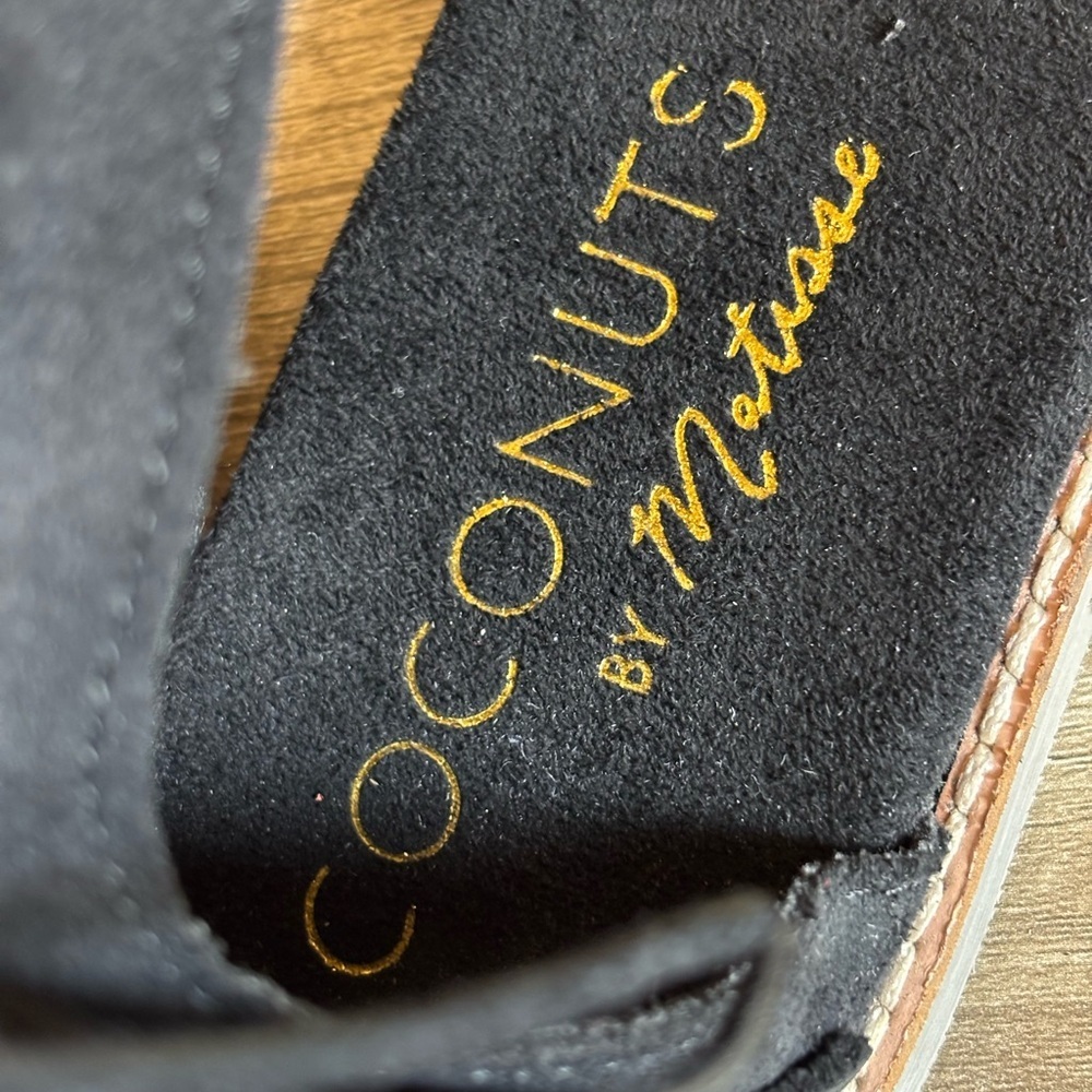Coconuts by Matisse Fringe Flat Thong Sandal Black - Picture 4 of 12